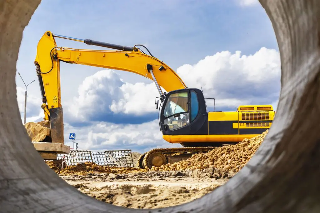 Heavy-Excavator-At-The-Constru