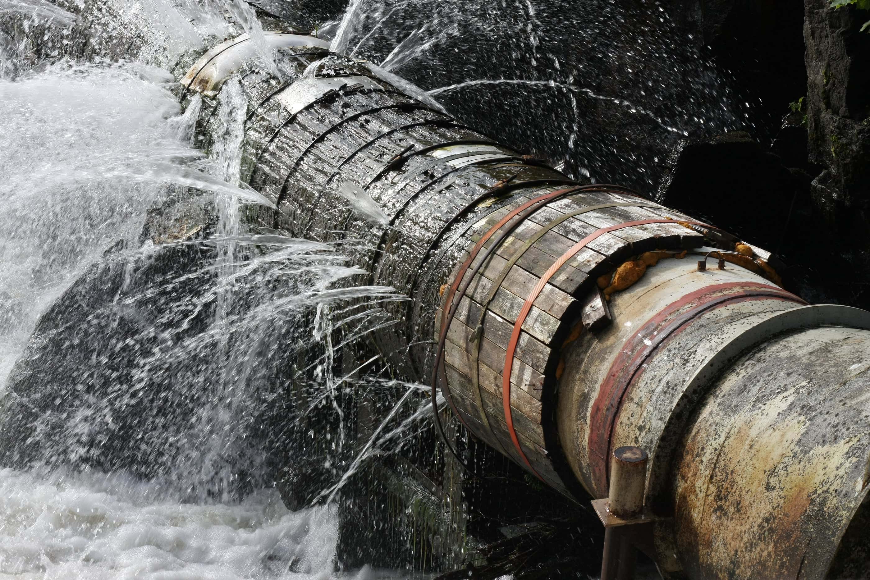 bigstock-Old-Leaking-Pipe-25153142-min